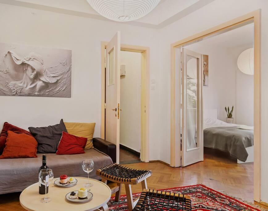 Ultra-Central University Square Apartament Apartament Bucureşti Eksteriør bilde