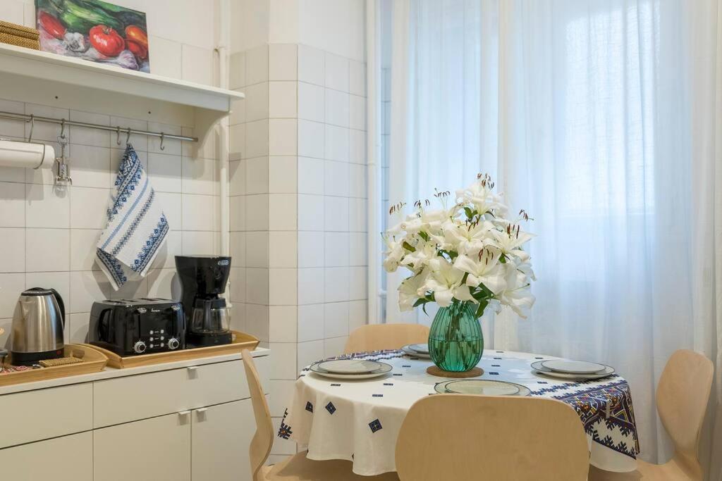 Ultra-Central University Square Apartament Apartament Bucureşti Eksteriør bilde