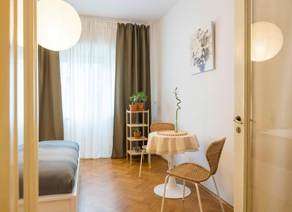 Ultra-Central University Square Apartament Apartament Bucureşti Eksteriør bilde